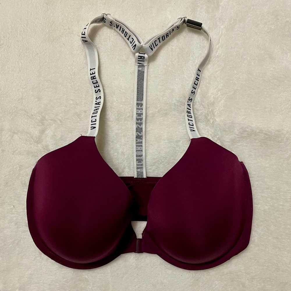 Victoria’s Secret lightly lined racer back bra